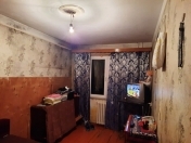 Satılır 2 otaqlı 52 m2 köhnə tikili Qara Qarayev m.