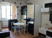 Satılır 4 otaqlı 104 m2 köhnə tikili Bakıxanov