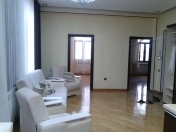 İcarəyə verilir 3 otaqlı 65 m2 köhnə tikili Sahil m.