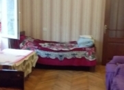 İcarəyə verilir 2 otaqlı 50 m2 köhnə tikili Şah İsmayıl Xətai m.