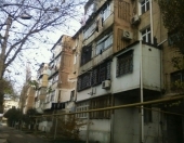 Satılır 4 otaqlı 95 m2 köhnə tikili 8 km