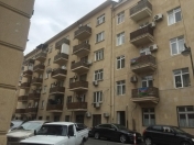 Satılır 3 otaqlı 60 m2 köhnə tikili İçəri Şəhər m.