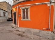 Satılır 1 otaqlı 20 m2 həyət evi 20 yanvar m.