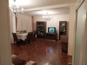 Satılır 5 otaqlı 130 m2 köhnə tikili Yeni Yasamal