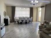 Satılır 3 otaqlı 158 m2 yeni tikili Bakıxanov