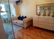 Satılır 4 otaqlı 110 m2 köhnə tikili Xalqlar Dostluğu m.