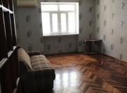 İcarəyə verilir 2 otaqlı 60 m2 köhnə tikili 28 may