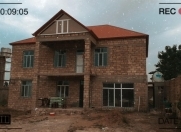 Satılır 7 otaqlı 348 m2 həyət evi Binə