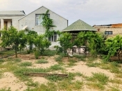 Satılır 3 otaqlı 140 m2 bağ evi Binə