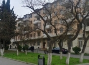 Satılır 2 otaqlı 42 m2 köhnə tikili Qara Qarayev m.