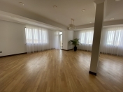 Satılır 5 otaqlı 270 m2 yeni tikili İnşaatçılar m.