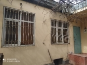 Satılır 3 otaqlı 100 m2 həyət evi Bakıxanov