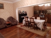 Satılır 4 otaqlı 120 m2 köhnə tikili Həzi Aslanov m.