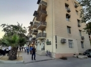 Satılır 2 otaqlı 42 m2 köhnə tikili Qara Qarayev m.