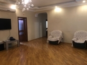 Satılır 4 otaqlı 172 m2 yeni tikili Qaraçuxur