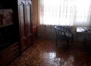 Satılır 5 otaqlı 80 m2 köhnə tikili İnşaatçılar m.