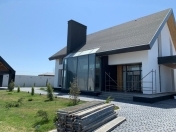 Satılır 5 otaqlı 325 m2 villa Şüvəlan