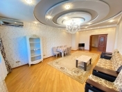 İcarəyə verilir 4 otaqlı 190 m2 yeni tikili 8 Noyabr m.