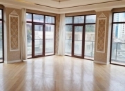 Satılır 4 otaqlı 200 m2 yeni tikili İnşaatçılar m.
