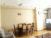 İcarəyə verilir 2 otaqlı 65 m2 köhnə tikili Həzi Aslanov