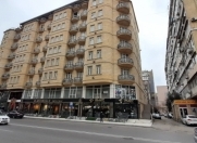 Satılır 8 otaqlı 1200 m2 obyekt Gənclik m.