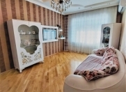 Satılır 5 otaqlı 100 m2 köhnə tikili Həzi Aslanov m.