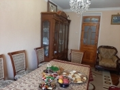 Satılır 3 otaqlı 75 m2 köhnə tikili Sərhədçi İdman kompleksi