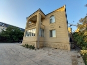 Satılır 6 otaqlı 260 m2 həyət evi Masazır