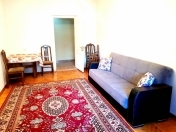 İcarəyə verilir 2 otaqlı 40 m2 köhnə tikili Şah İsmayıl Xətai m.