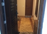Satılır 4 otaqlı 120 m2 köhnə tikili İnşaatçılar m.
