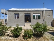 Satılır 4 otaqlı 8 m2 həyət evi Qobu