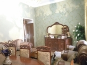 Satılır 4 otaqlı 100 m2 köhnə tikili İçəri Şəhər m.