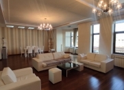 Satılır 4 otaqlı 220 m2 yeni tikili Sahil m.