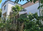 Satılır 5 otaqlı 900 m2 həyət evi Qaraçuxur