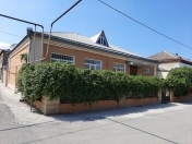 Satılır 4 otaqlı 140 m2 həyət evi Quba