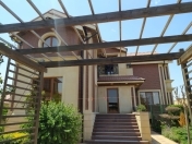 İcarəyə verilir 5 otaqlı 450 m2 bağ evi Bilgəh
