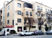 İcarəyə verilir 2 otaqlı 50 m2 köhnə tikili ABŞ səfirliyi