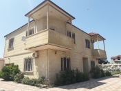 Satılır 4 otaqlı 300 m2 bağ evi Olimpia Stadionu