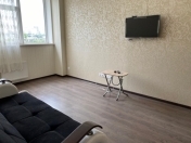 İcarəyə verilir 1 otaqlı 50 m2 yeni tikili İnşaatçılar m.