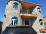 Satılır 4 otaqlı 200 m2 həyət evi Binə