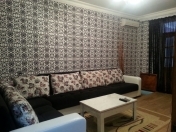 Satılır 2 otaqlı 78 m2 köhnə tikili Moskva univermağı