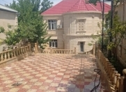 Satılır 8 otaqlı 240 m2 həyət evi Qaraçuxur