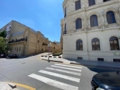 İcarəyə verilir 2 otaqlı 115 m2 obyekt İçəri Şəhər m.