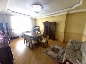 Satılır 3 otaqlı 146 m2 yeni tikili 9 mkr