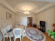 Satılır 4 otaqlı 145 m2 yeni tikili 8 km