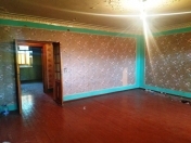 Satılır 4 otaqlı 120 m2 köhnə tikili 8 km