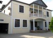 Satılır 8 otaqlı 300 m2 həyət evi Buzovna