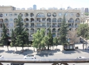 İcarəyə verilir 2 otaqlı 65 m2 köhnə tikili Nizami m.