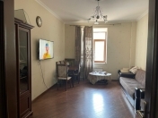 Satılır 3 otaqlı 85 m2 köhnə tikili Sahil m.