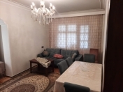 Satılır 3 otaqlı 90 m2 köhnə tikili 9 mkr